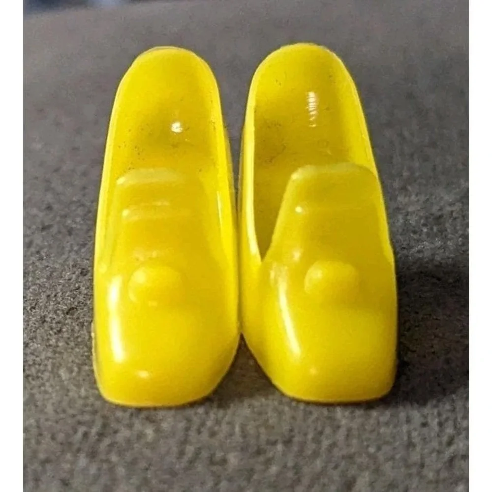 Vintage Barbie Doll Pilgrim Shoes Yellow Japan Francie‎ Pretty Mattel